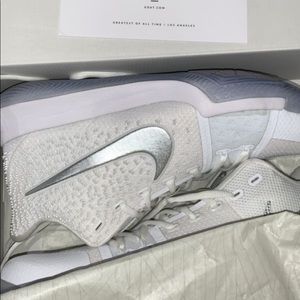 Kyrie 3’s White Chrome